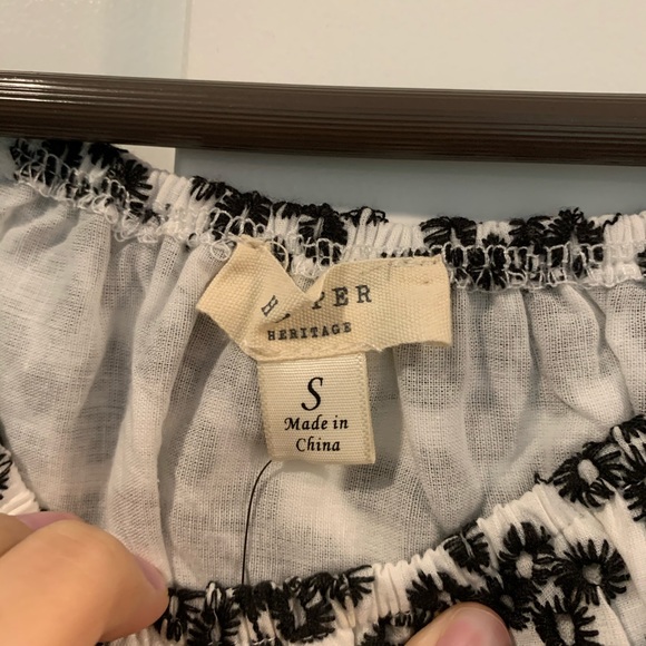 Francesca’s Off the Shoulder Crop Top - Picture 3 of 4